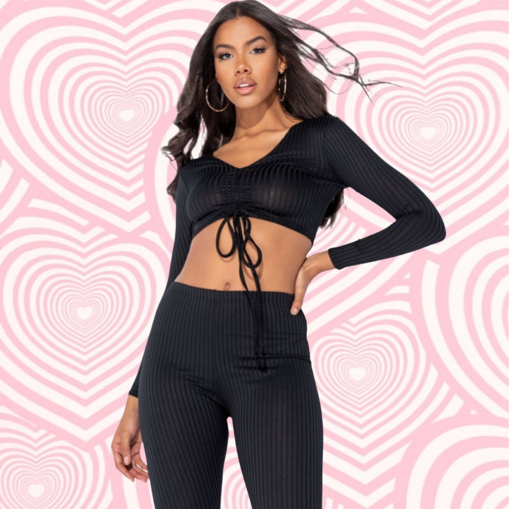 
            
                Load image into Gallery viewer, Black Rib Knit Ruched Sleeve Crop Top
            
        