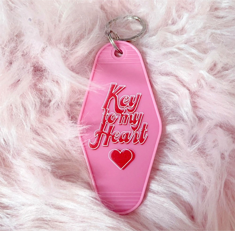 
            
                Load image into Gallery viewer, Key to my Heart Keychain
            
        
