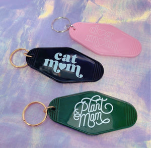 
            
                Load image into Gallery viewer, Cat Mom Motel Keychain
            
        