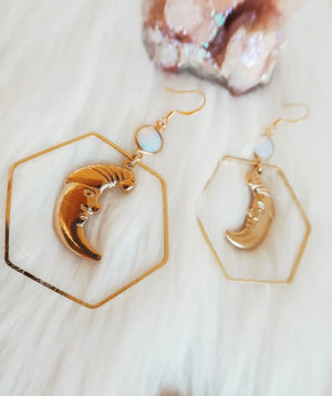 
            
                Load image into Gallery viewer, Divination Earrings
            
        